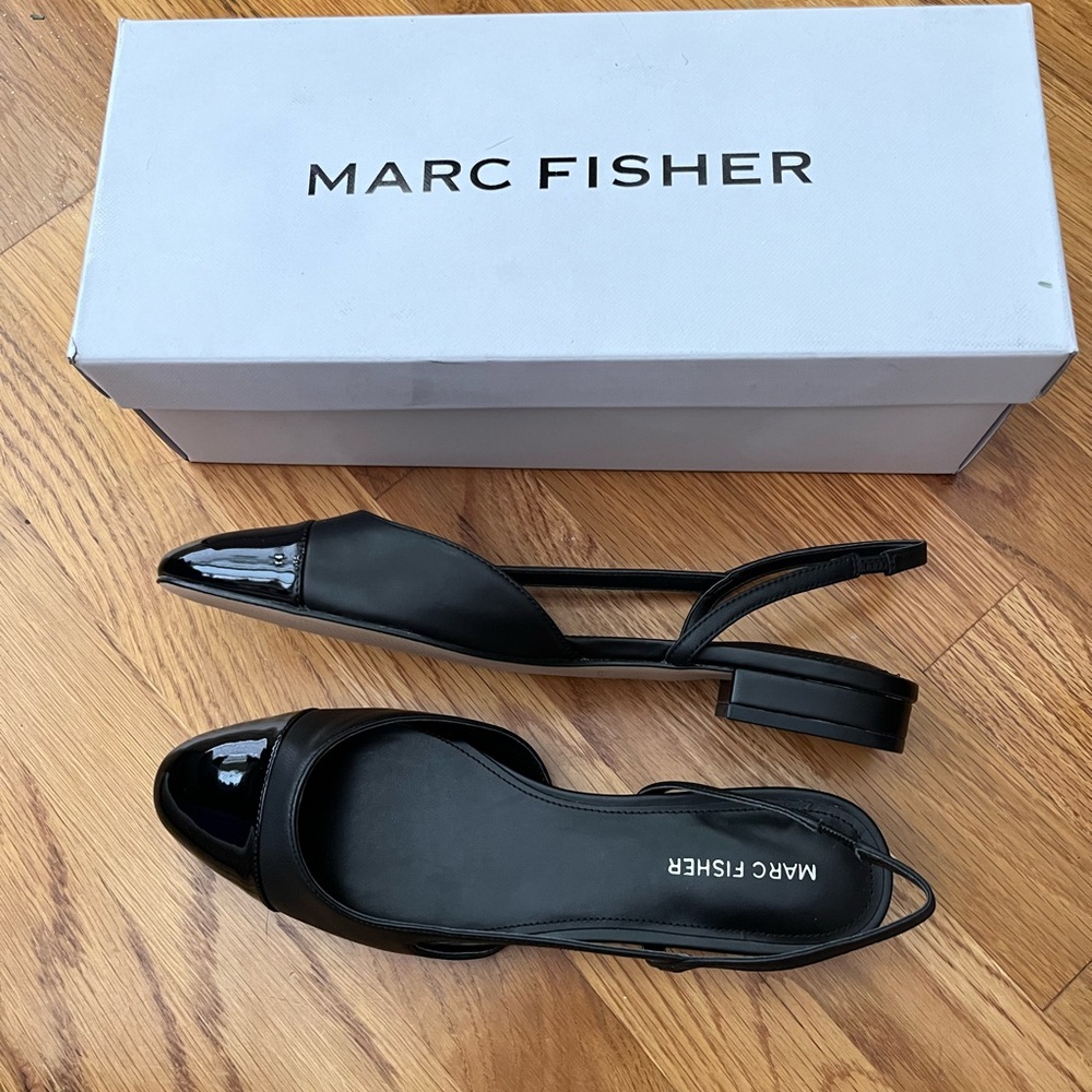 [8] Marc Fisher Dela Black Patent Leather Slingback Flats